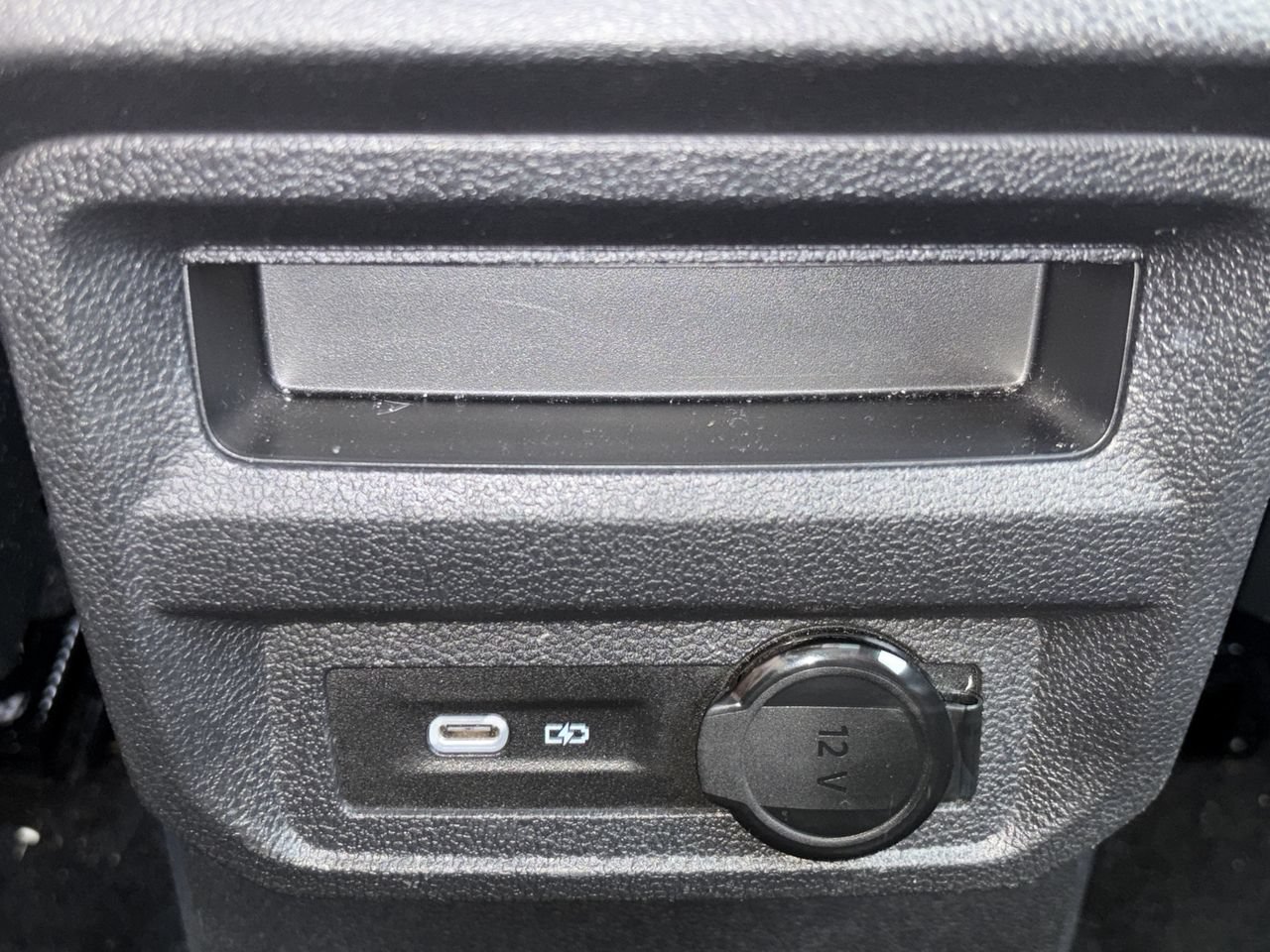 Used 2022 Volkswagen Tiguan SE FWD image 19