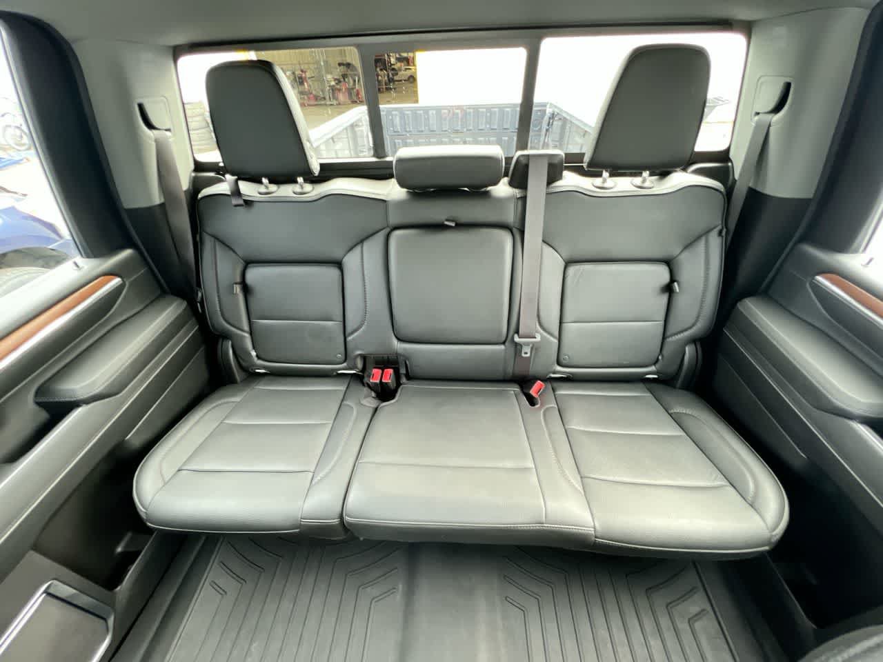 Used 2024 GMC Sierra 3500 Denali AWD/4WD image 23