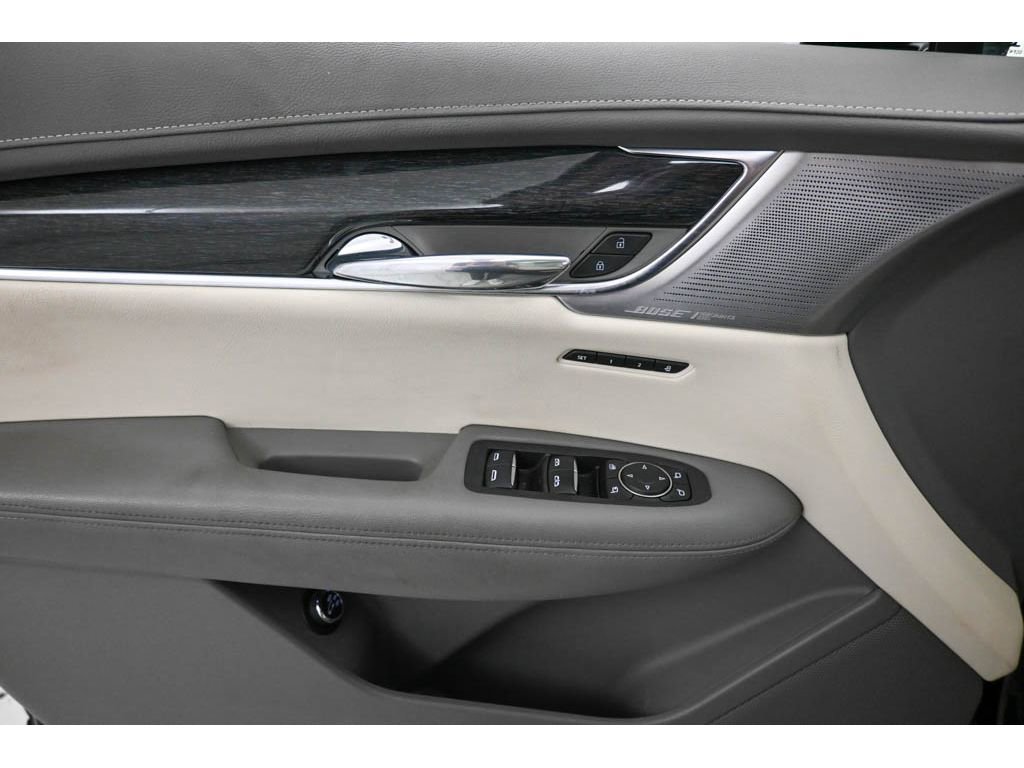 Used 2022 Cadillac XT6 Premium Luxury w/ Technology Package image 8