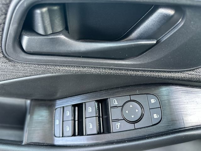 Used 2023 Nissan Rogue S image 14
