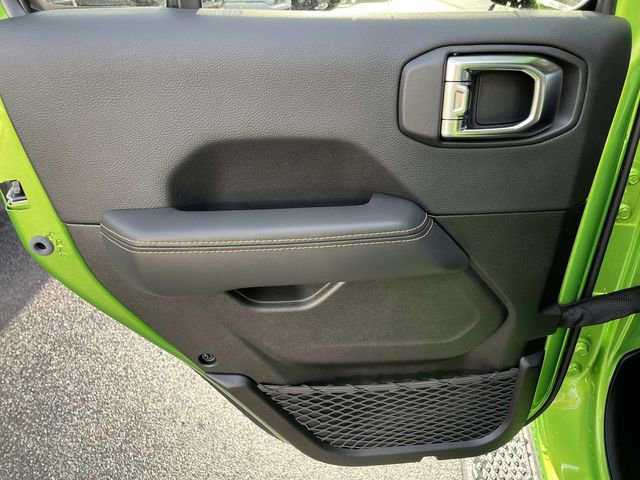 New 2025 Jeep Gladiator High Tide image 17