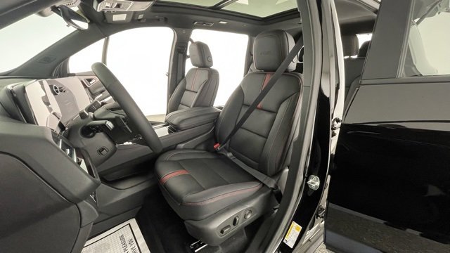 Used 2025 Chevrolet Traverse RS w/ LPO, Floor Liner Package image 33