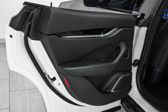 Used 2019 Maserati Levante image 42