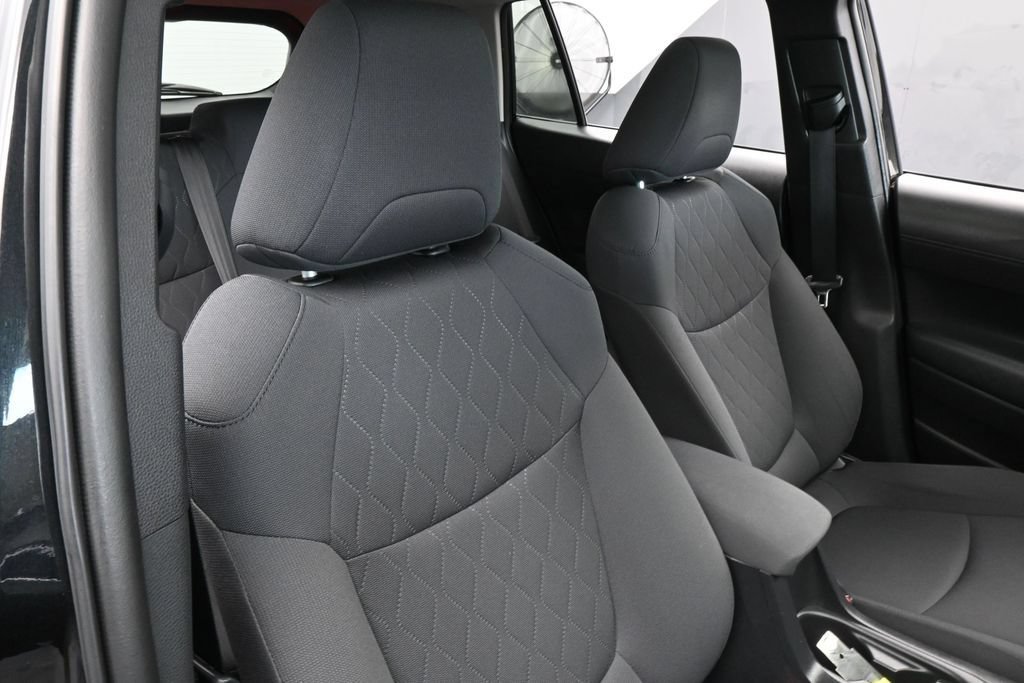 Used 2022 Toyota Corolla Cross LE w/ Moonroof Package FWD image 37