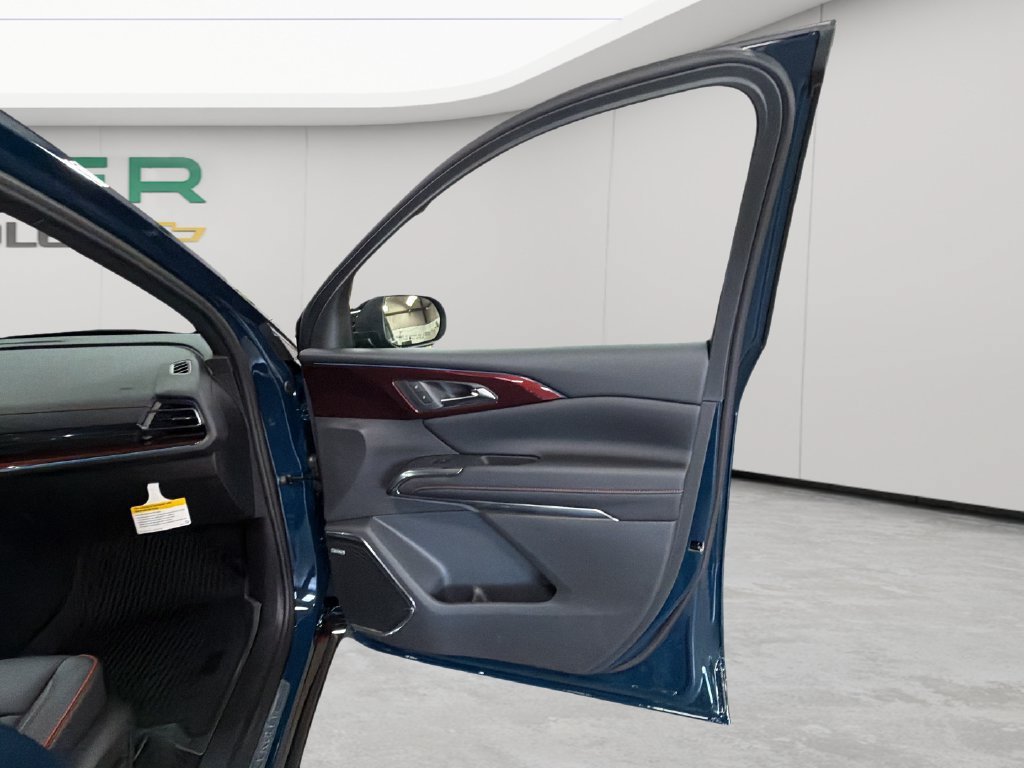New 2027 Chevrolet Traverse RS w/ LPO, Floor Liner Package AWD/4WD image 43