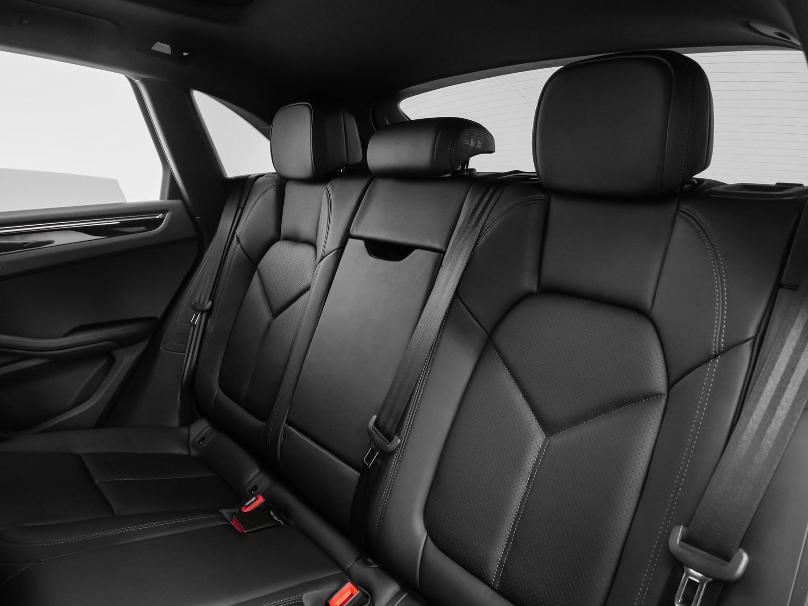 New 2025 Porsche Macan image 38