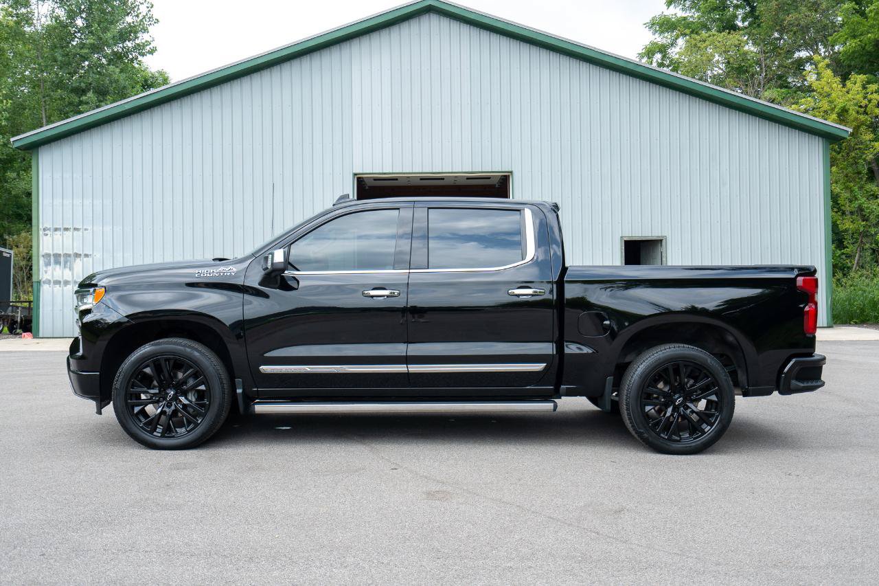Used 2023 Chevrolet Silverado 1500 High Country w/ High Country Premium Package AWD/4WD image 6