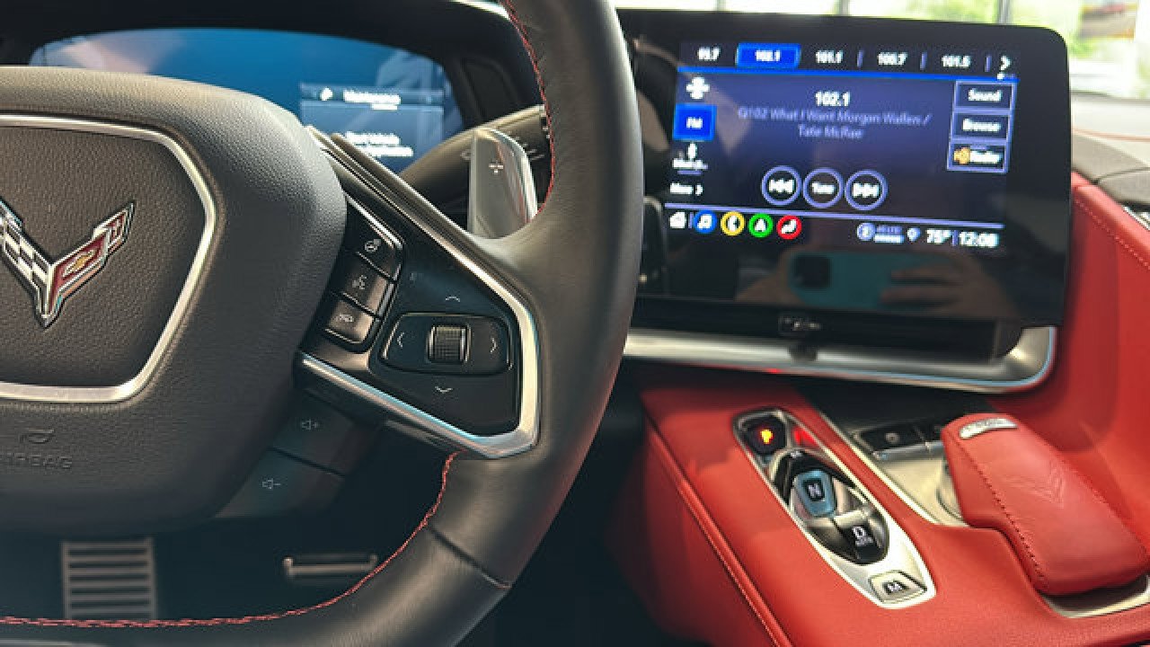 Used 2023 Chevrolet Corvette Z06 image 18