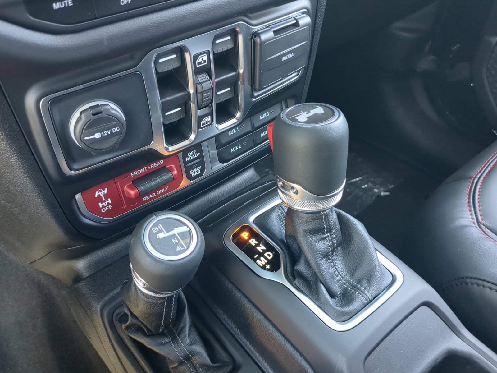 New 2025 Jeep Wrangler Unlimited Rubicon w/ Steel Bumper Group image 31