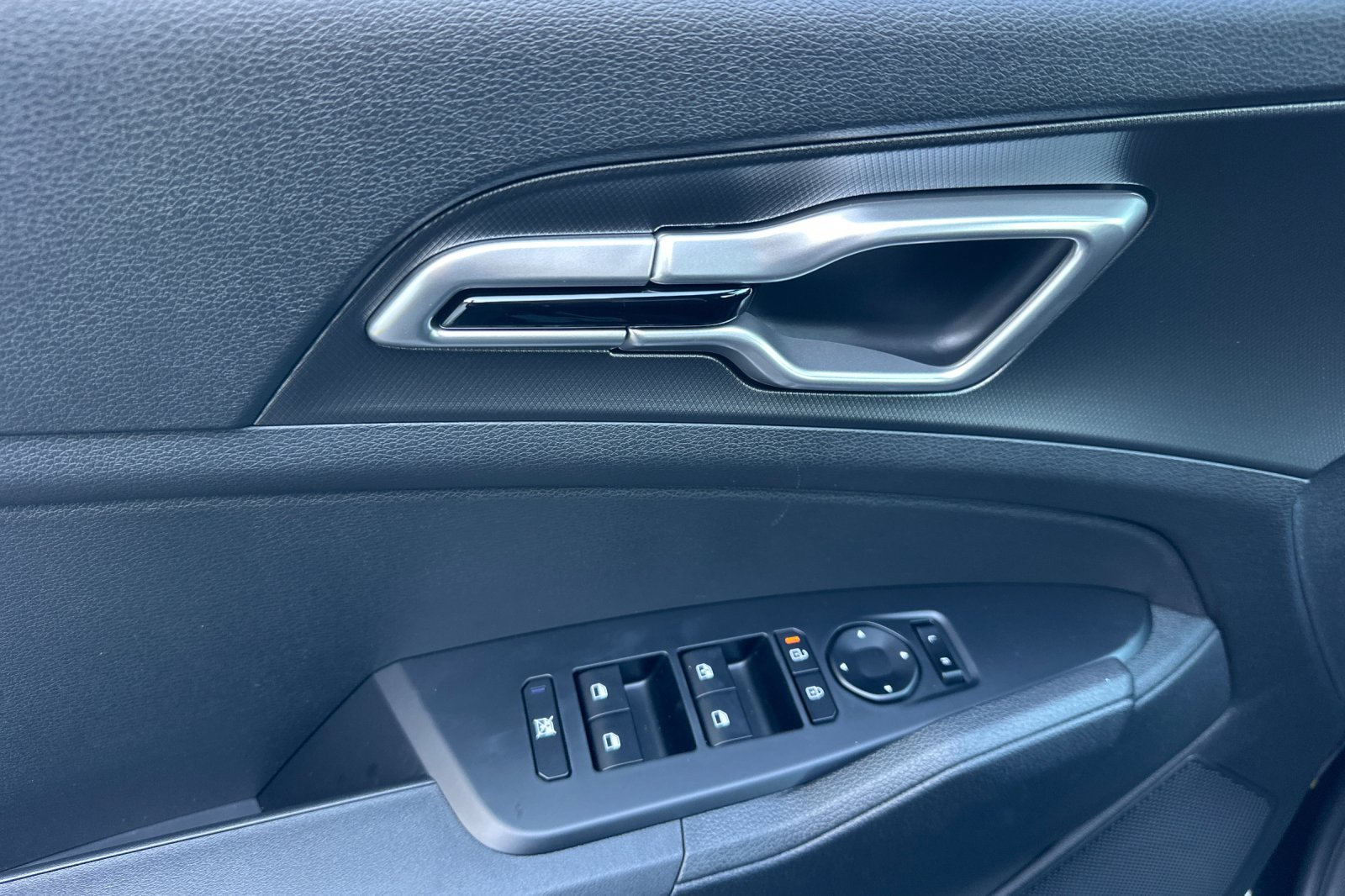 New 2027 Kia Sportage LX FWD image 11