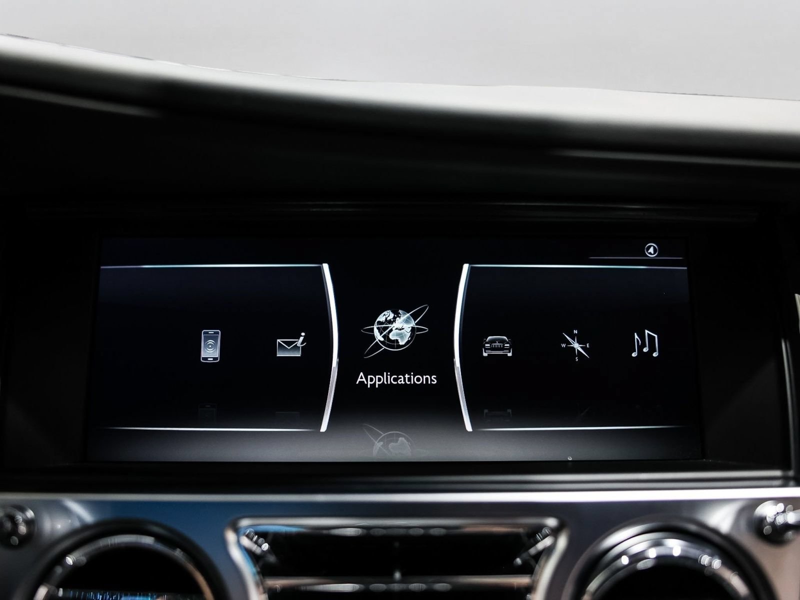 Used 2019 Rolls-Royce Wraith RWD image 54