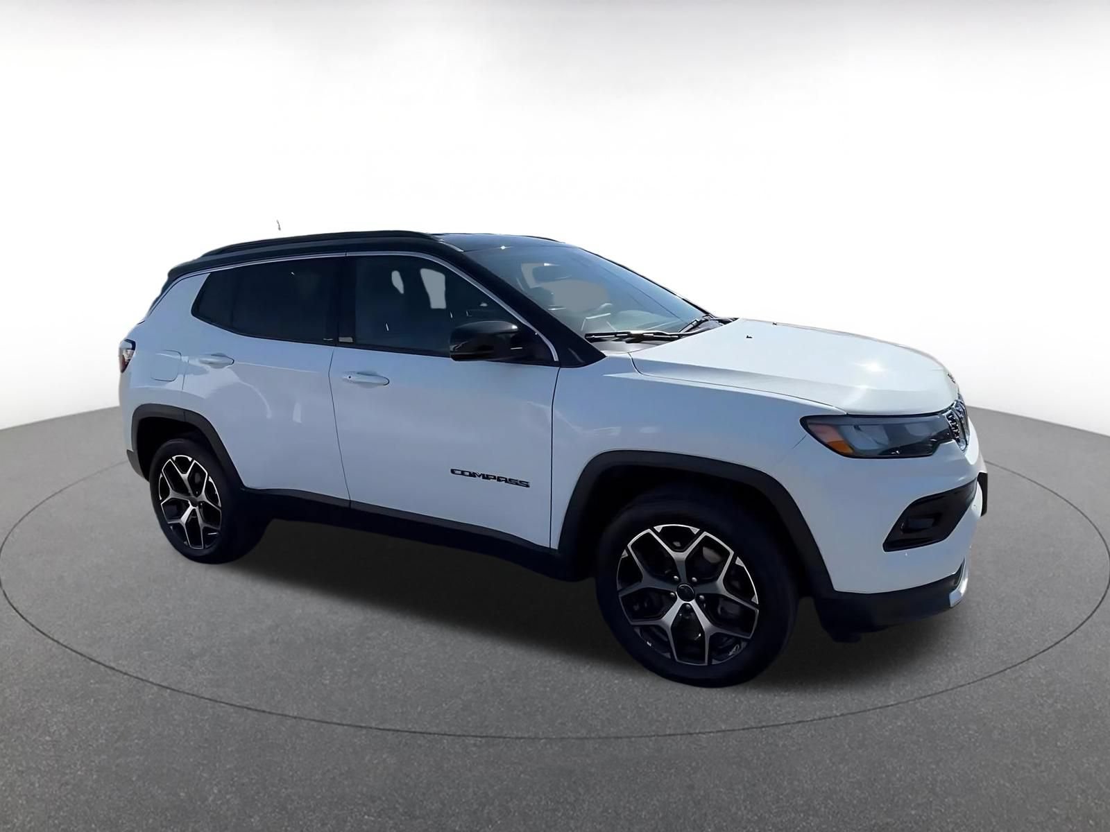 Used 2025 Jeep Compass Limited AWD/4WD image 2