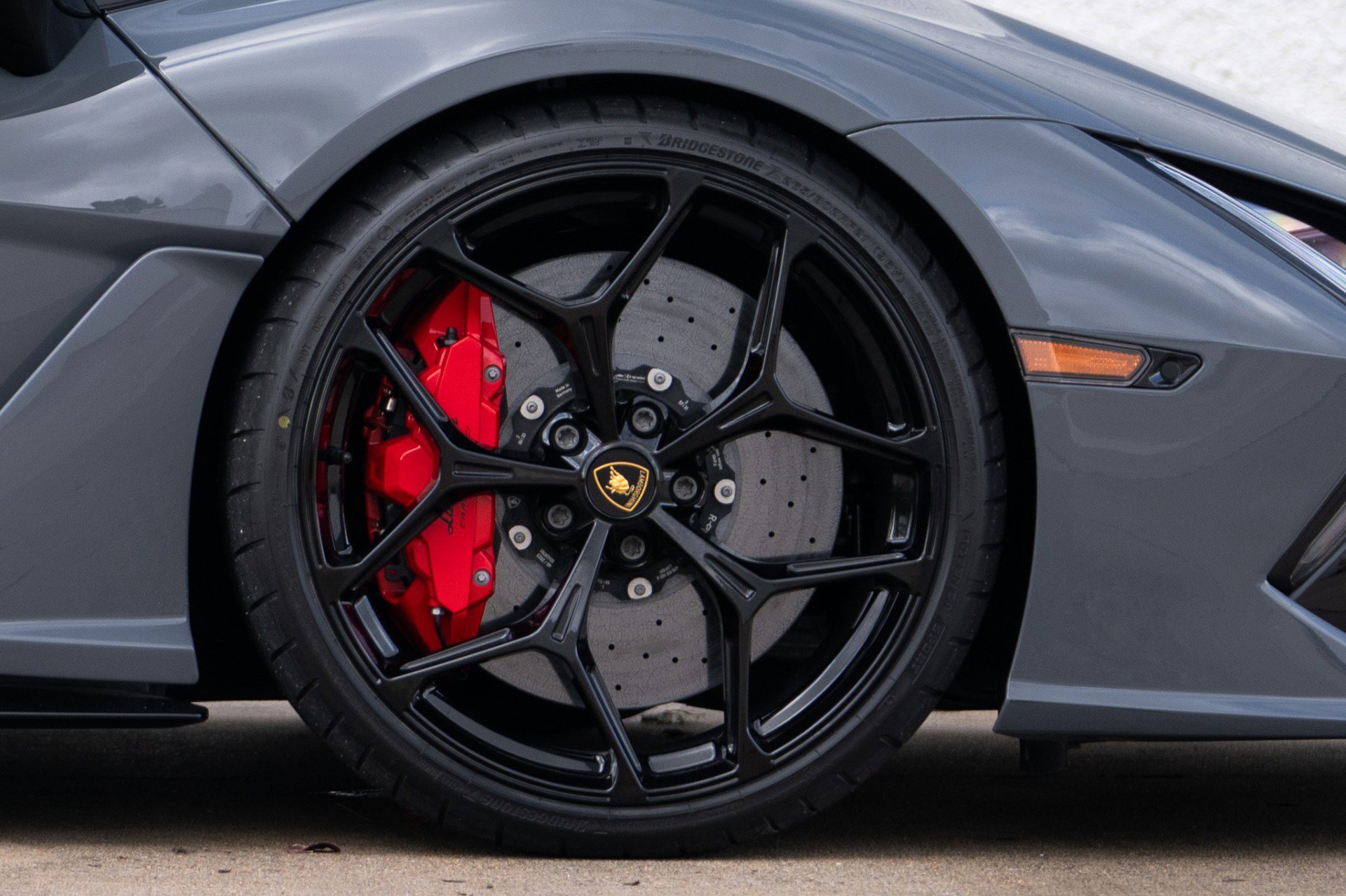 Used 2024 Lamborghini Revuelto image 35