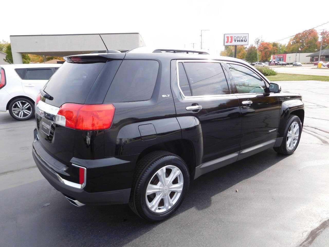 Used 2016 GMC Terrain SLT image 12