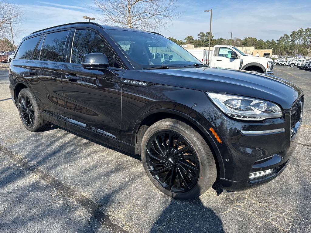 Certified 2022 Lincoln Aviator Reserve w/ Equipment Group 201A AWD/4WD image 1