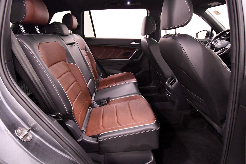 Used 2022 Volkswagen Tiguan SEL R-Line AWD/4WD image 17