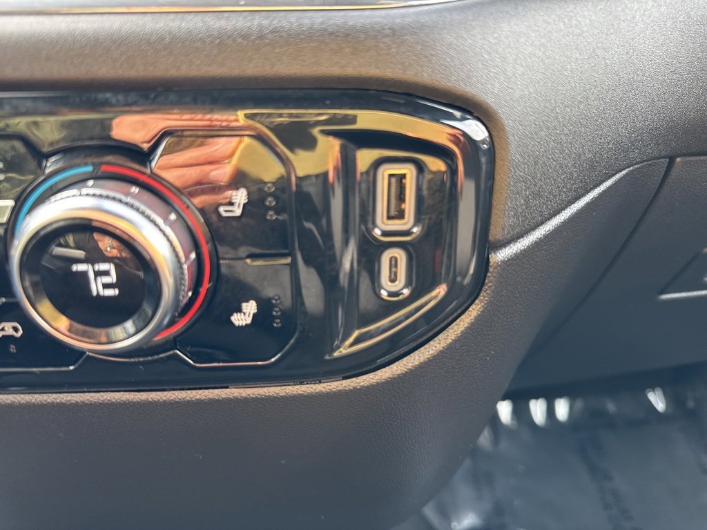 Used 2024 GMC Sierra 1500 Elevation w/ LPO, Elevation Black Package image 28