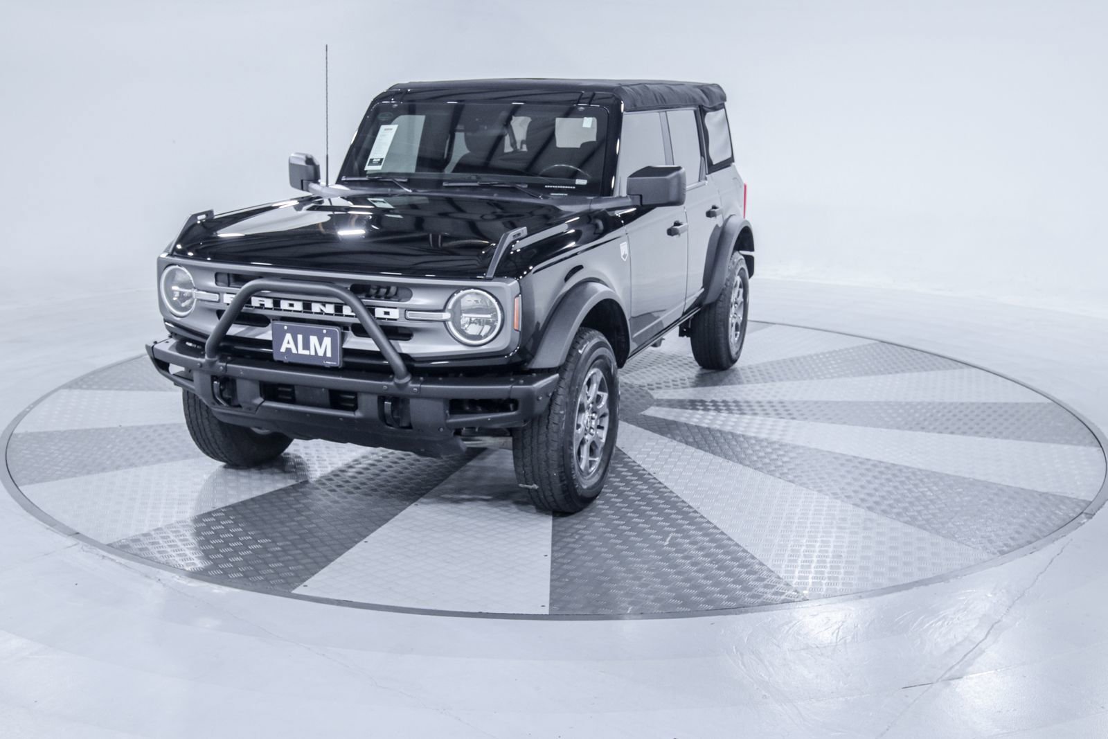 Used 2023 Ford Bronco Big Bend image 2