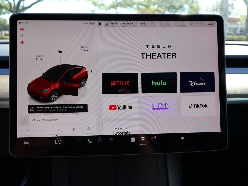 Used 2022 Tesla Model Y Long Range image 54