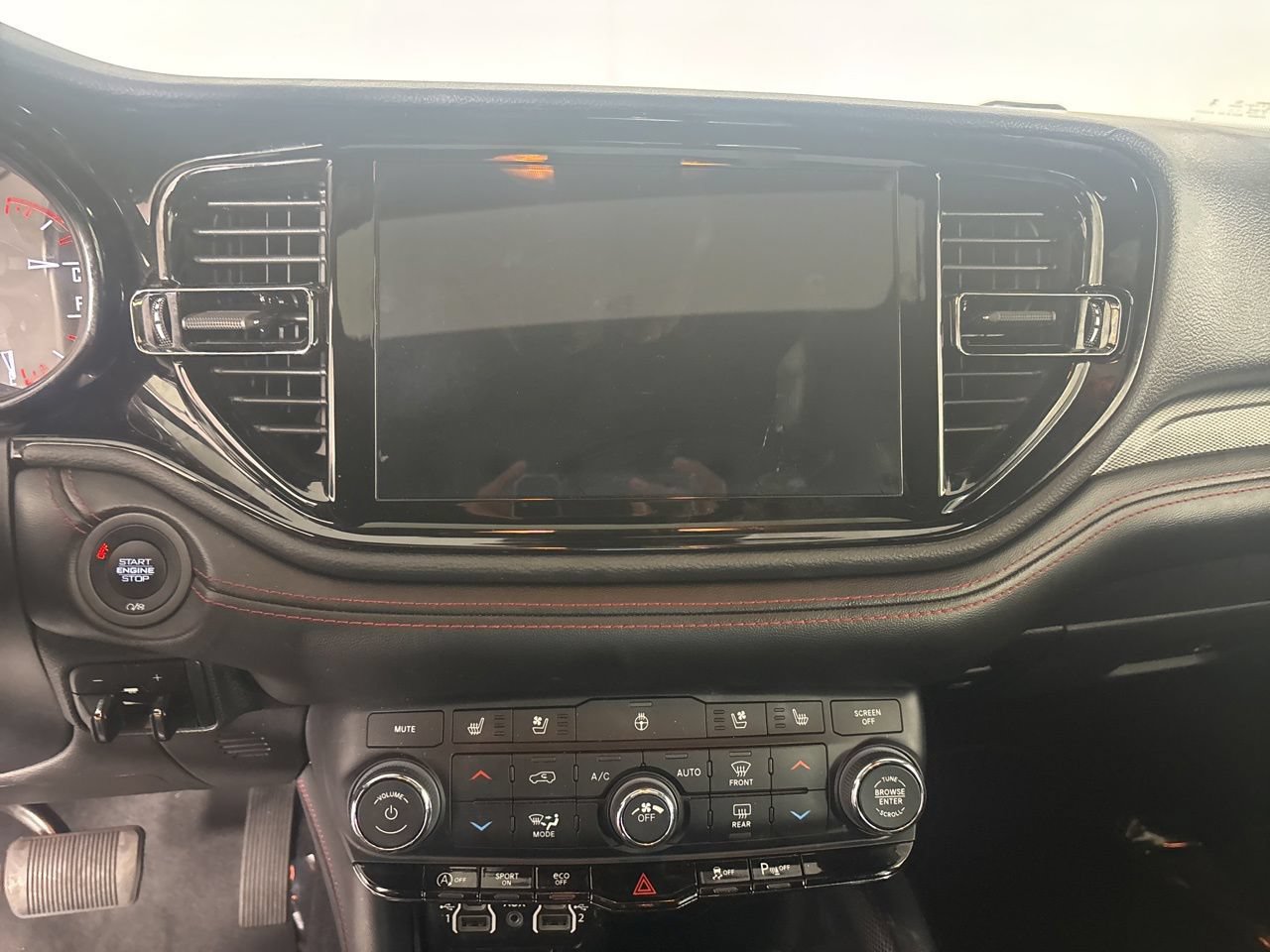 Used 2024 Dodge Durango GT RWD image 14