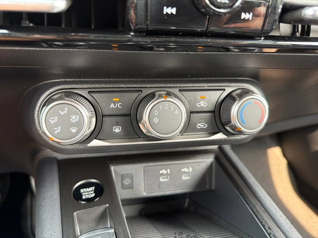 Certified 2025 Nissan Kicks SV FWD image 12