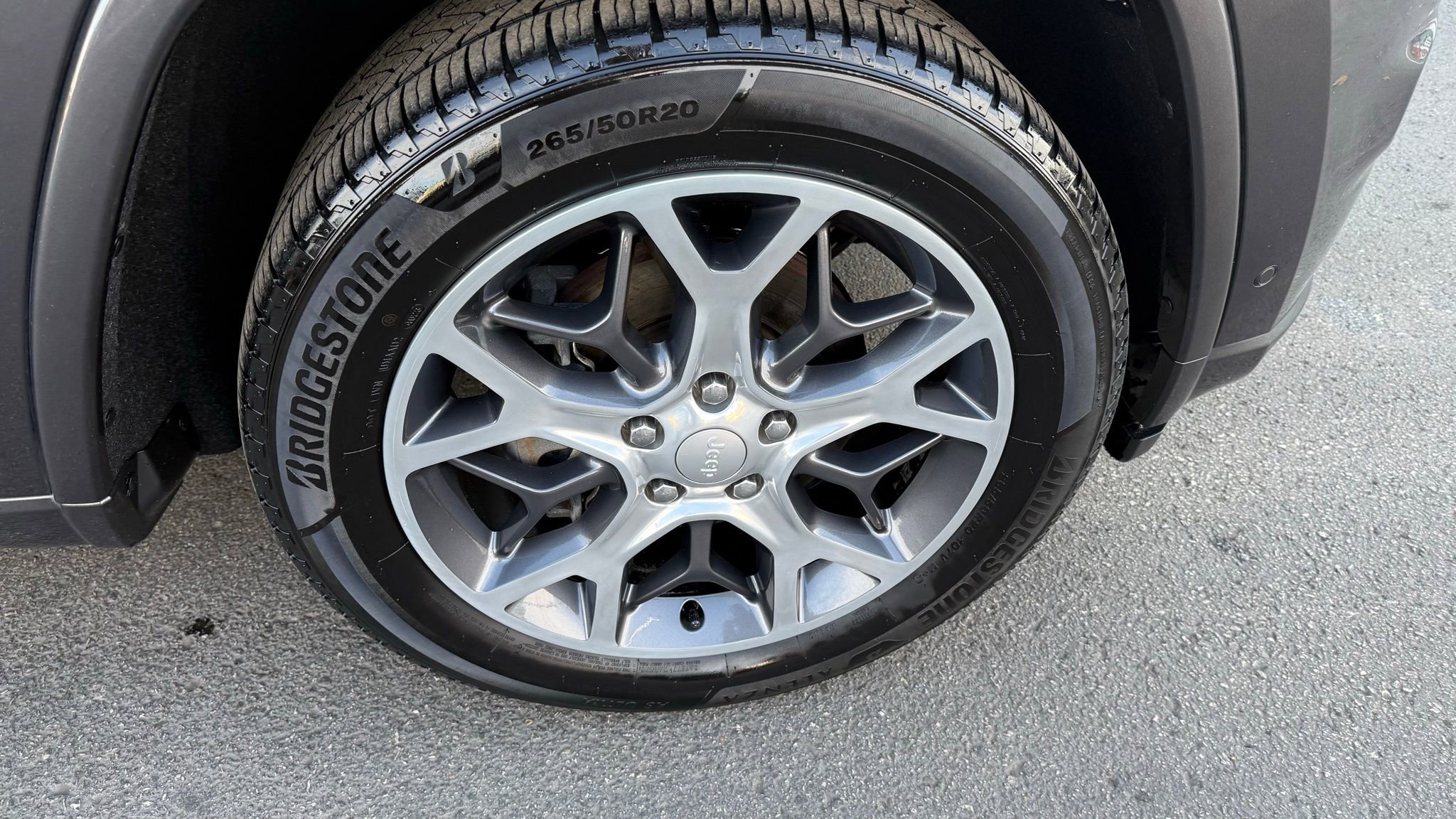 Used 2019 Jeep Grand Cherokee Overland image 12