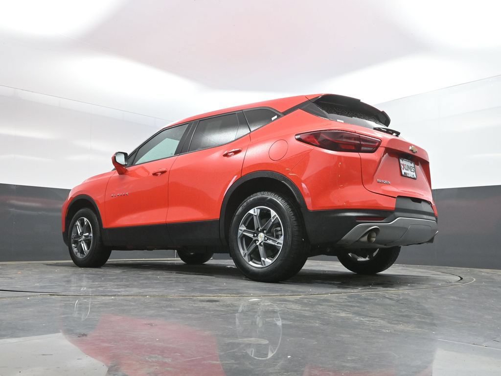Used 2025 Chevrolet Blazer LT FWD image 38
