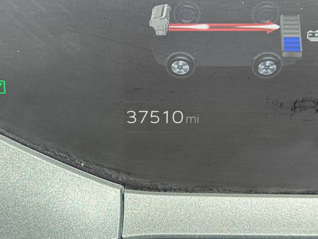 Certified 2025 Toyota Prius LE FWD image 17