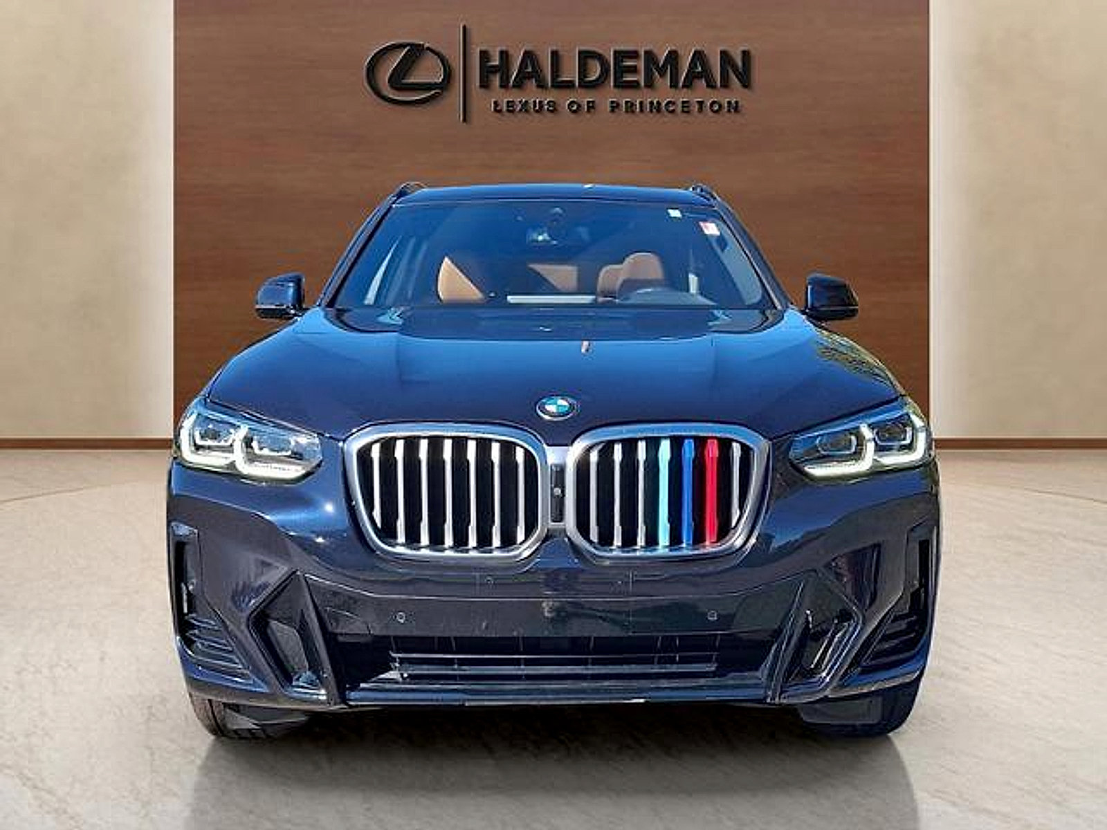 Used 2023 BMW X3 xDrive30i w/ M Sport Package AWD/4WD image 2