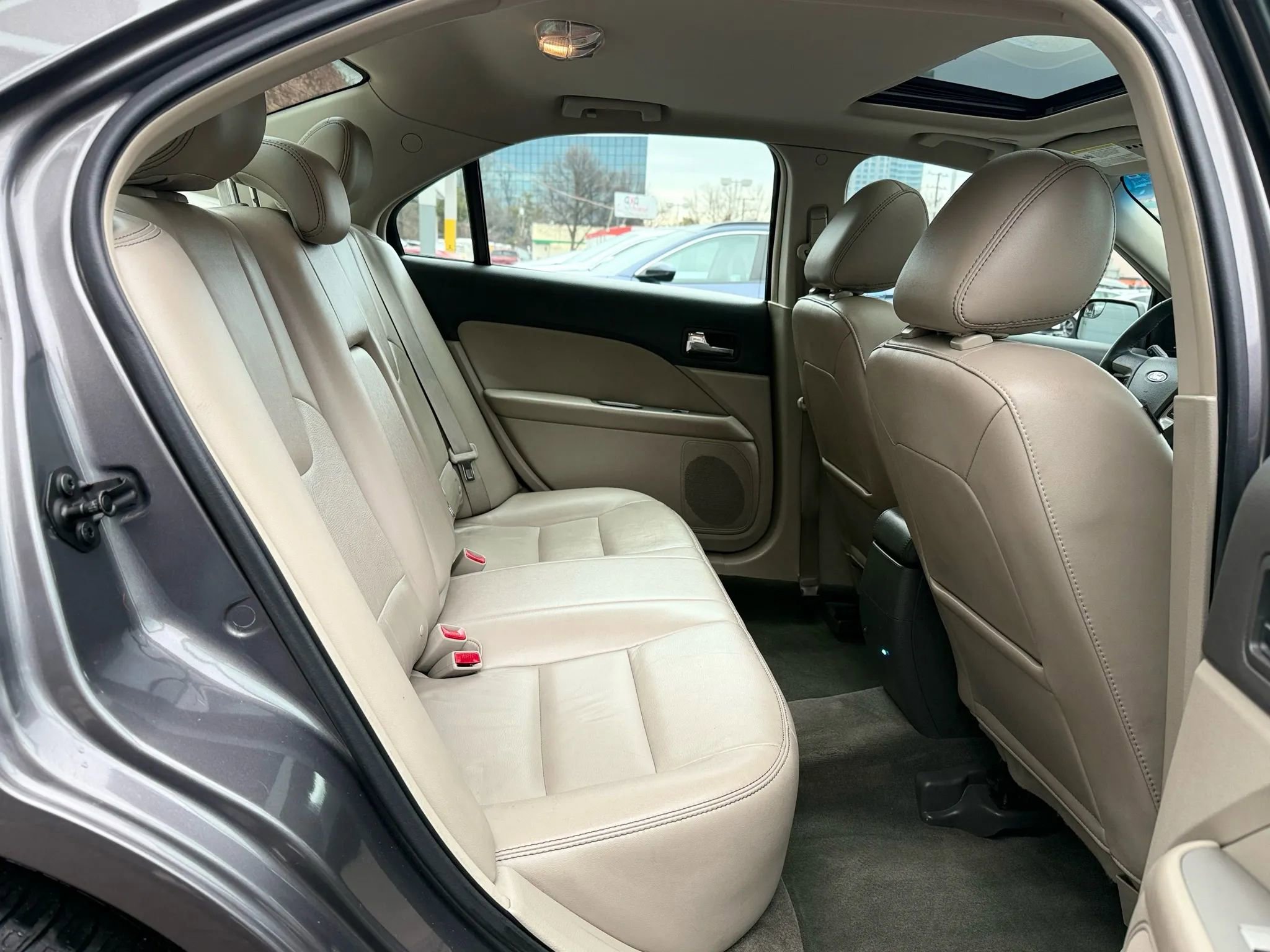 Used 2012 Ford Fusion SEL FWD image 29