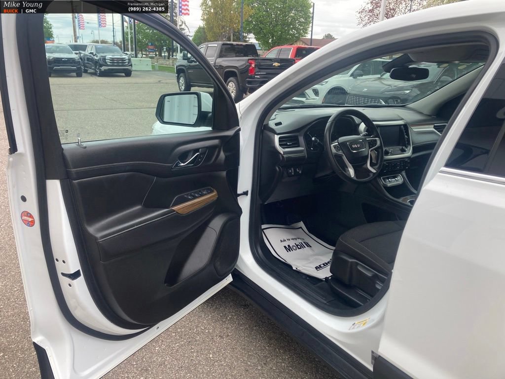 Certified 2022 GMC Acadia SLE FWD image 13