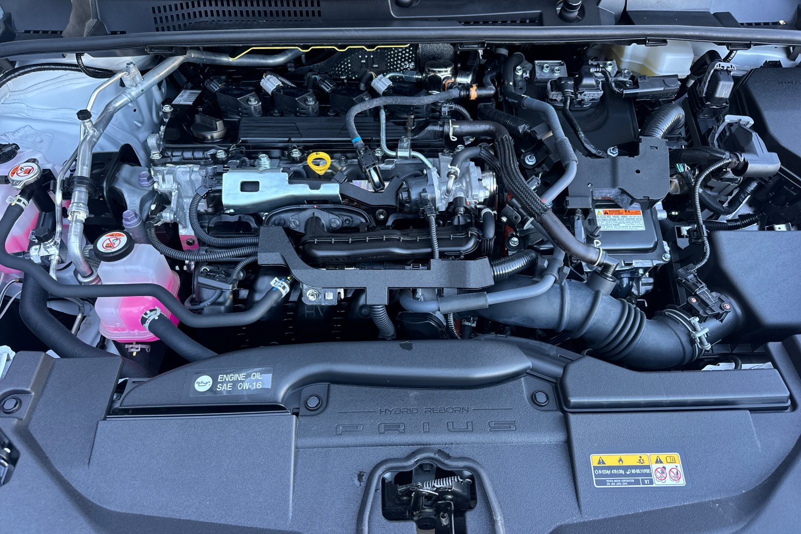 Certified 2025 Toyota Prius LE AWD/4WD image 34