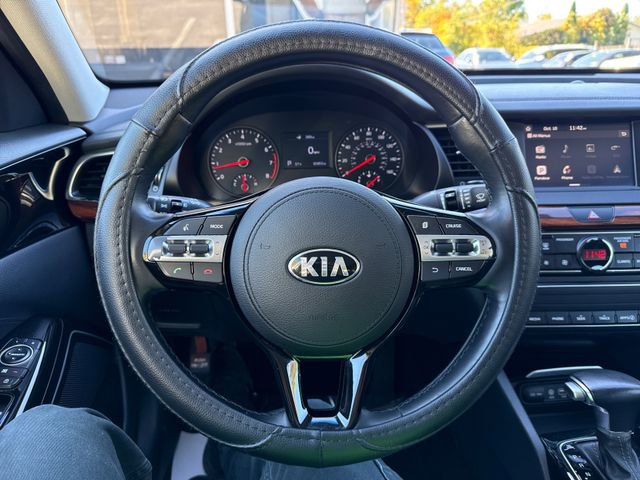 Used 2017 Kia Cadenza Premium image 17