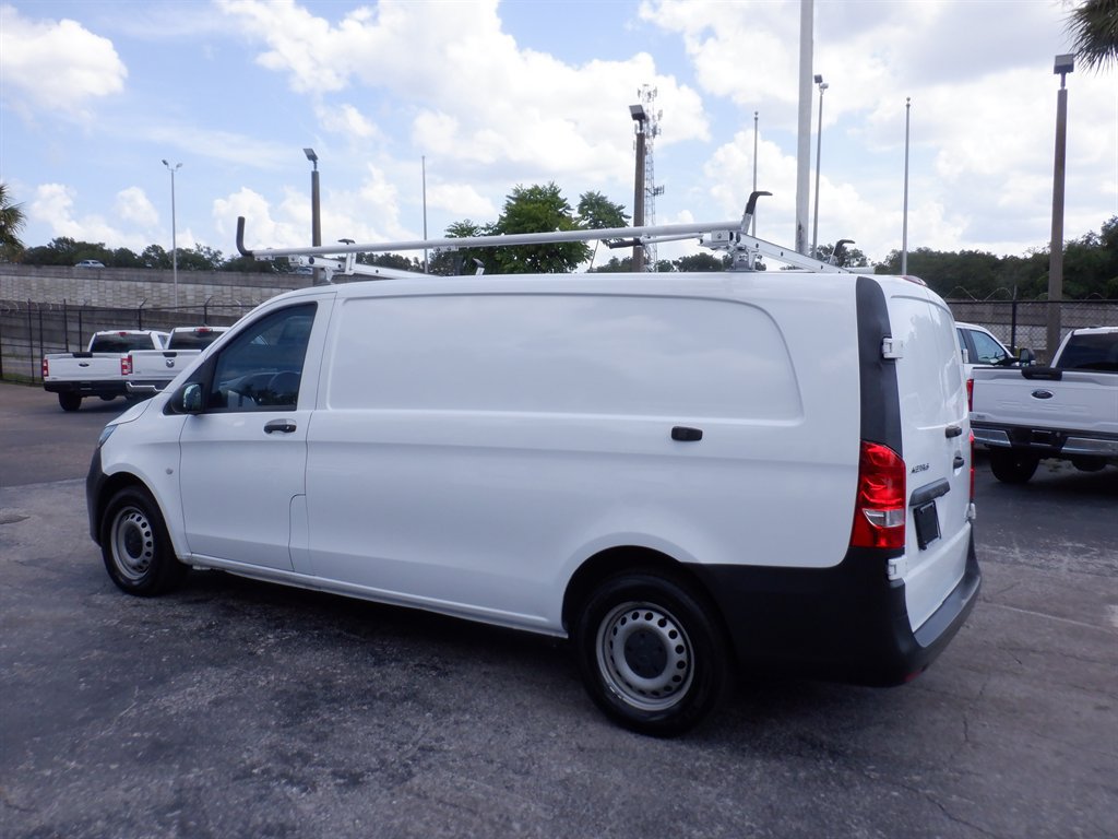 Used 2023 Mercedes-Benz Metris image 3