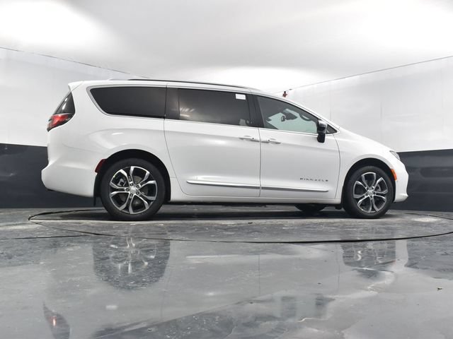 New 2026 Chrysler Pacifica Pinnacle w/ Trailer Tow Group AWD/4WD image 56