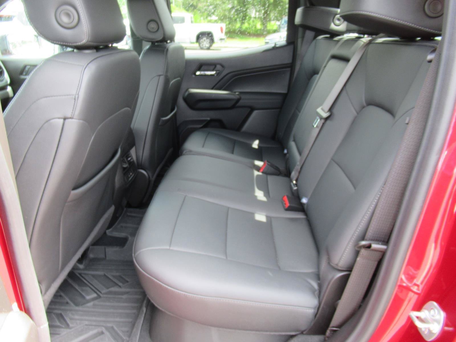 Used 2024 Chevrolet Colorado LT w/ LT Convenience Package III AWD/4WD image 41