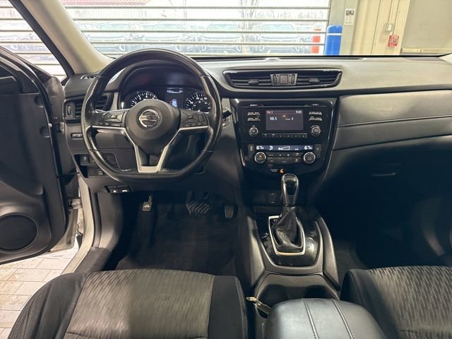 Used 2017 Nissan Rogue SV image 21