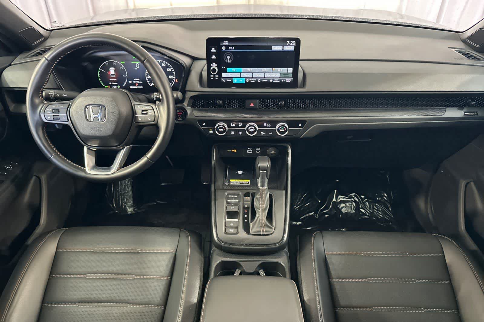 Used 2025 Honda CR-V Sport-L image 4