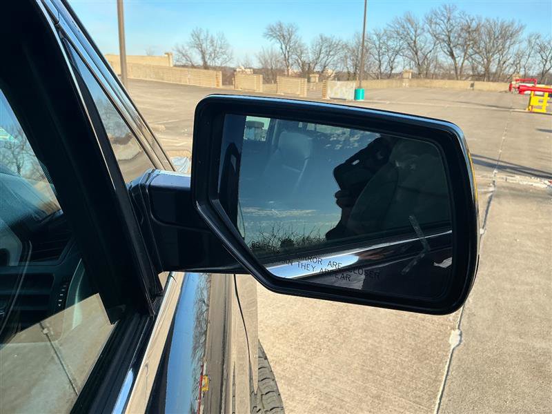 Used 2016 GMC Yukon XL SLT w/ Open Road Package image 15