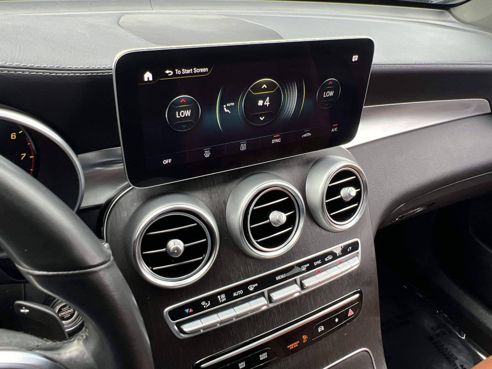 Used 2023 Mercedes-Benz GLC 300 4MATIC Coupe image 26