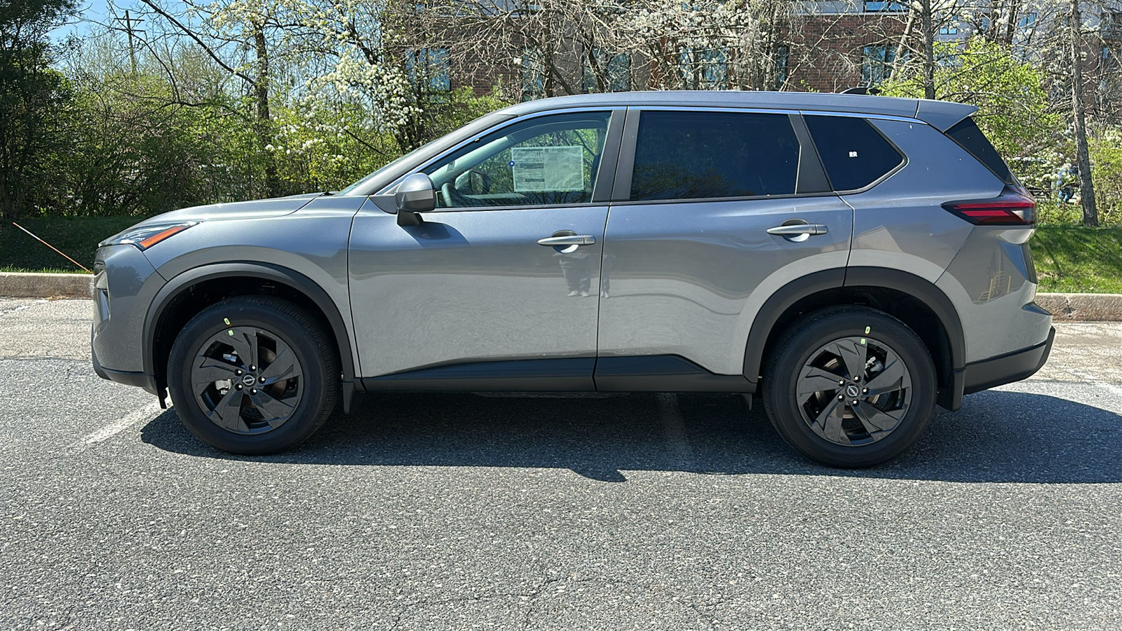 New 2026 Nissan Rogue SV w/ Cold Weather Package AWD/4WD image 12