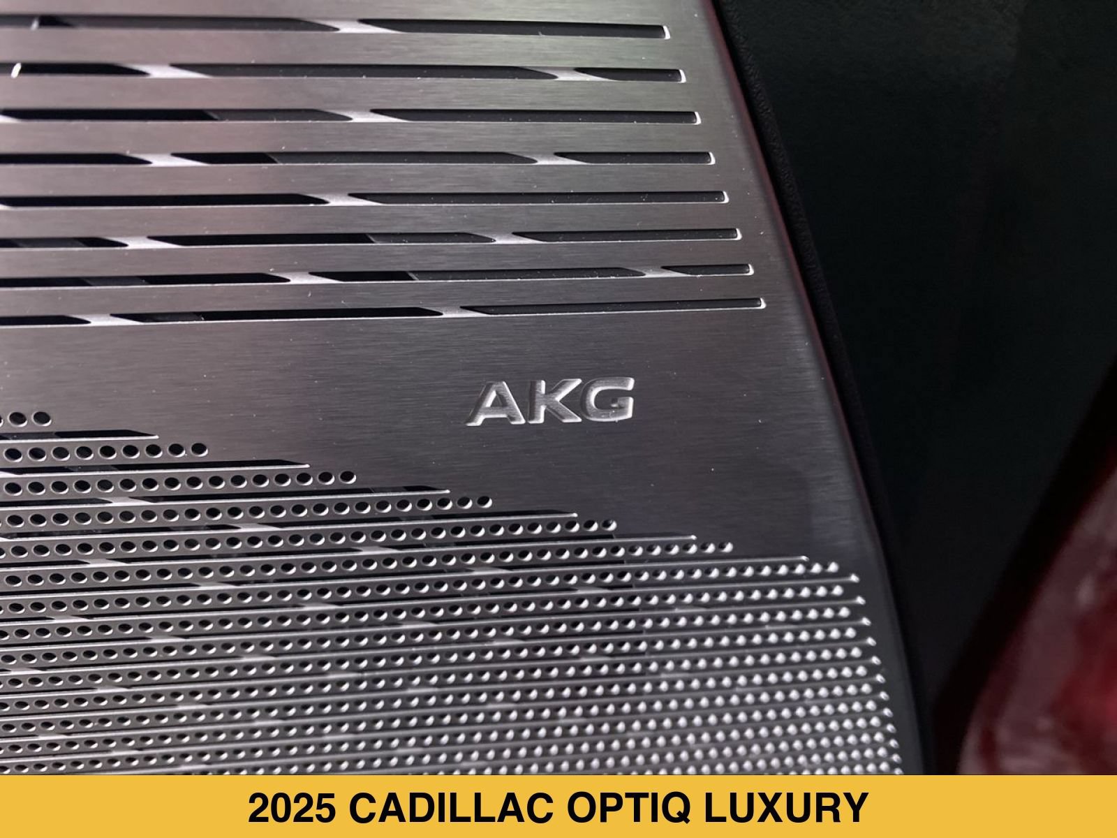 Certified 2025 Cadillac Optiq Luxury 2 AWD/4WD image 12