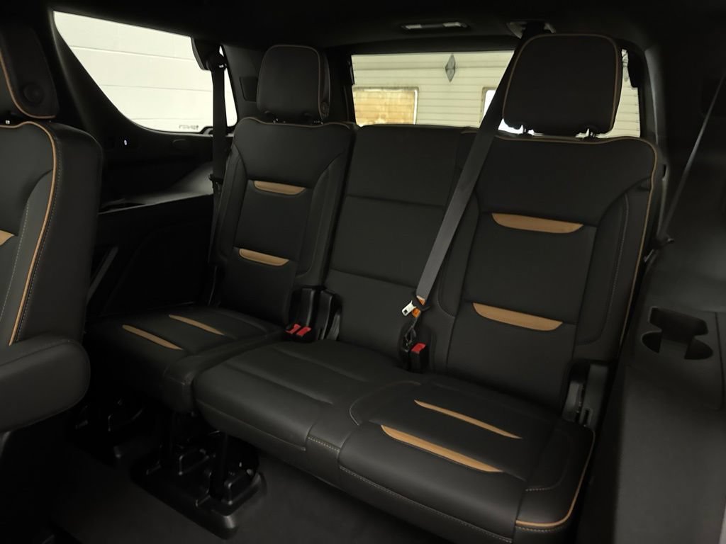 Used 2024 GMC Yukon AT4 w/ Technology Package AWD/4WD image 59
