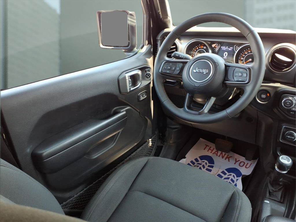 Certified 2023 Jeep Gladiator Sport AWD/4WD image 18