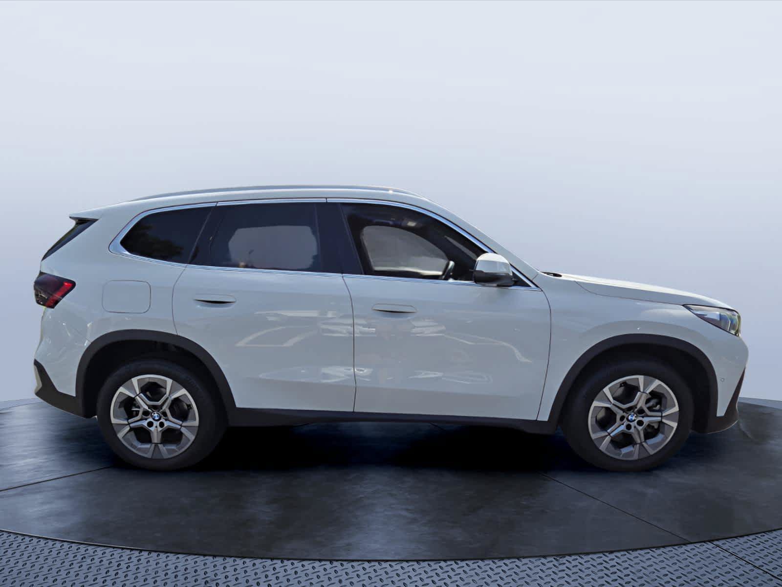 Certified 2023 BMW X1 xDrive28i w/ Convenience Package AWD/4WD image 7