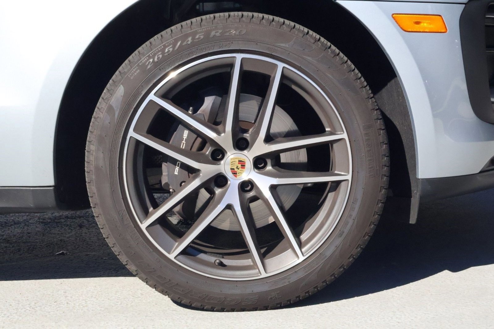 Certified 2025 Porsche Macan image 27