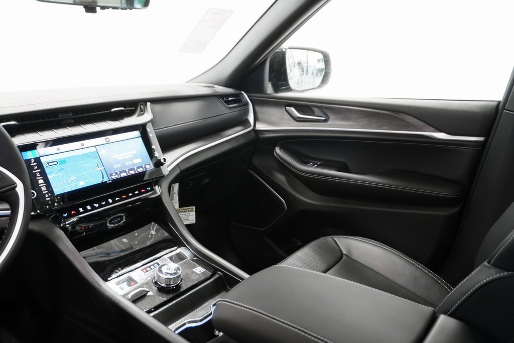 New 2026 Jeep Grand Cherokee Limited image 18