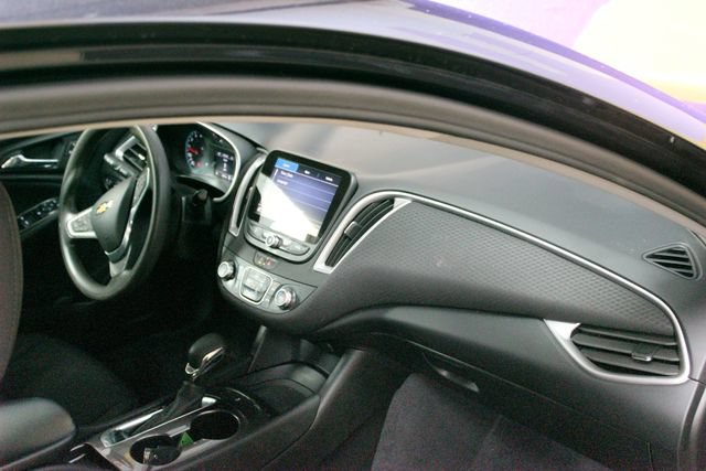 Used 2022 Chevrolet Malibu LS FWD image 11