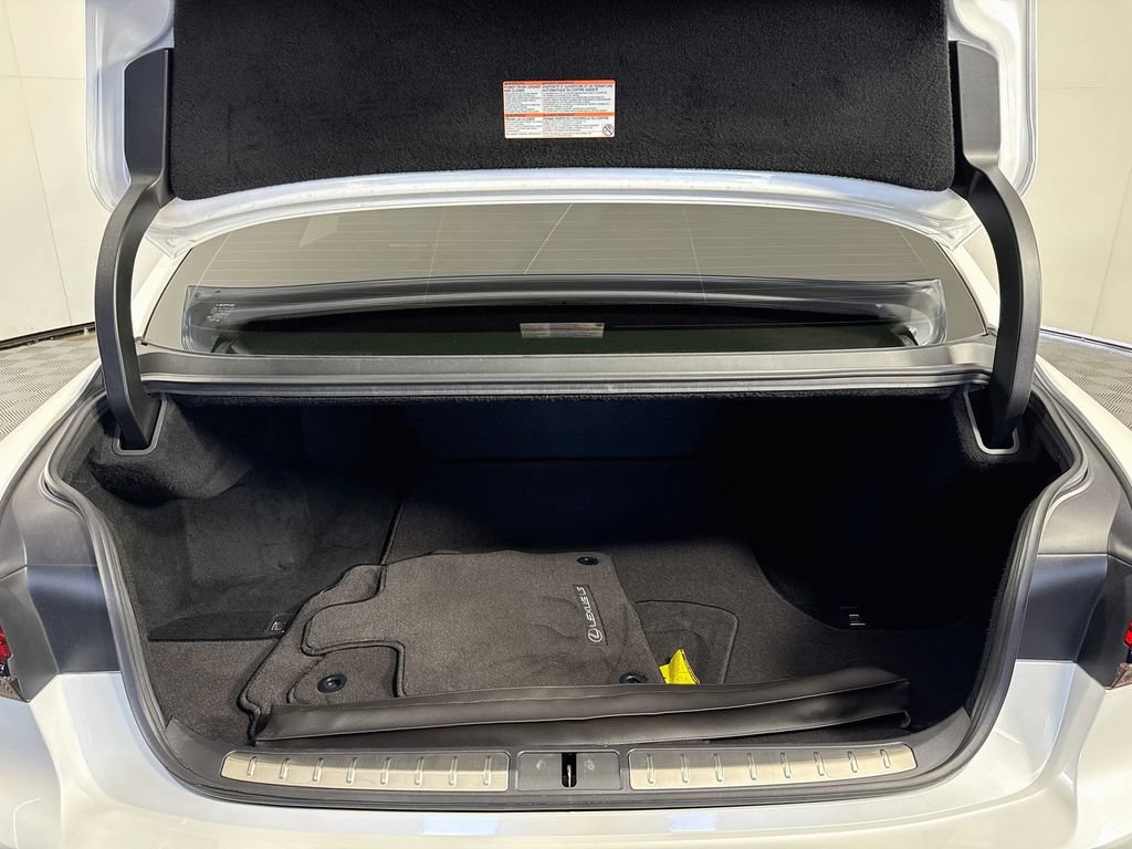 Used 2021 Lexus LS 500 w/ Accessory Package (Z2) RWD image 34