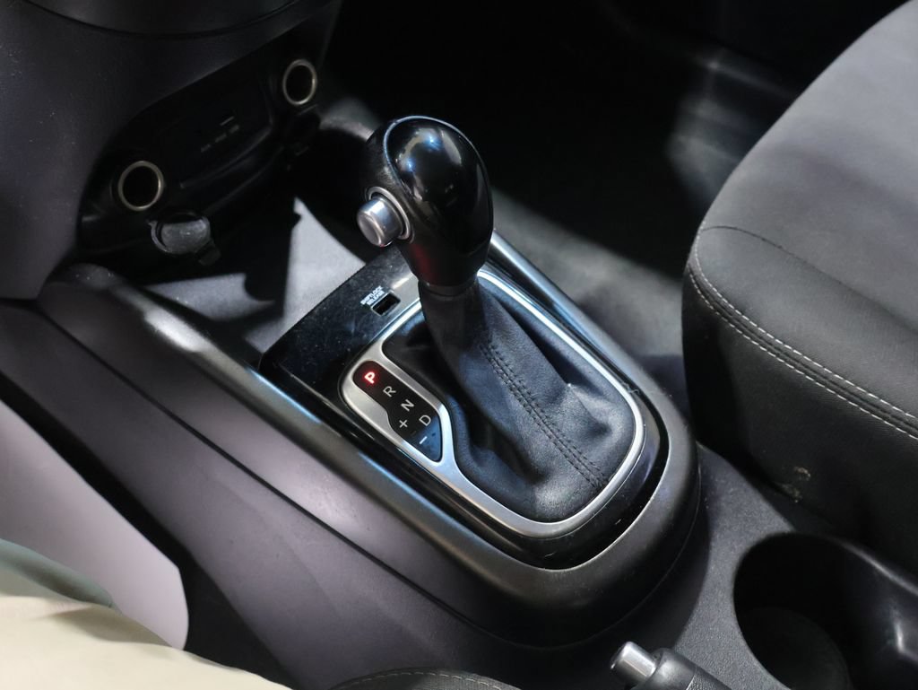 Used 2013 Kia Soul + FWD image 24